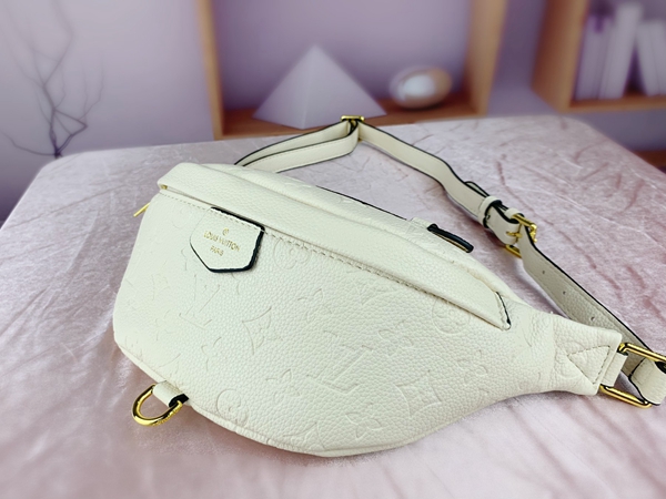 ルイヴィトンバッグ着用イメージ